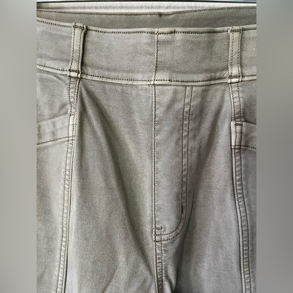 NWT SPANX Stretch Twill Straight Leg Pant in Olive Oil Womens Size M - Picture 6 of 16